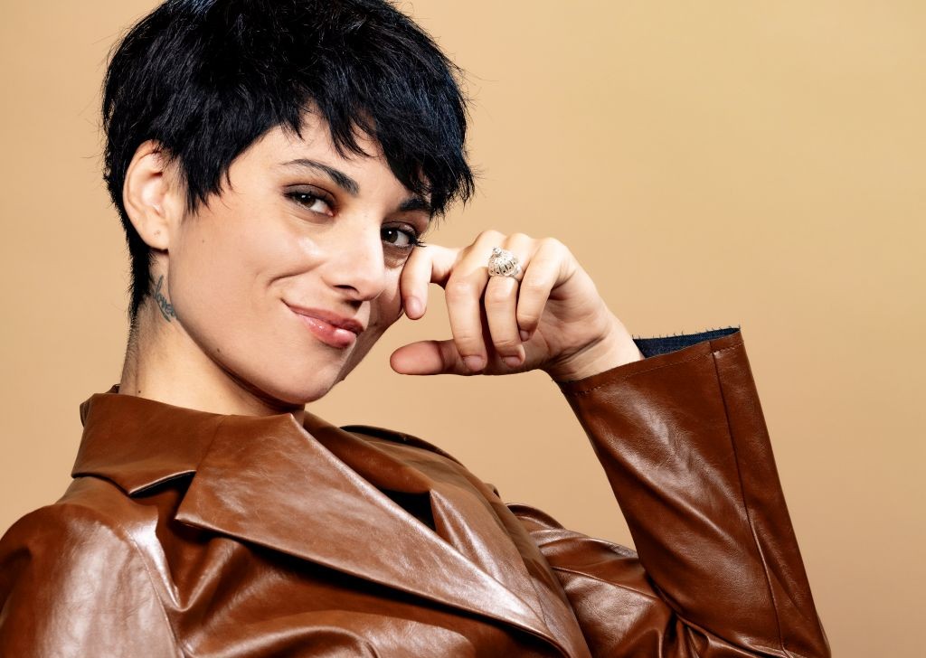 GIORDANA ANGI annuncia oggi il nuovo singolo “DAMMI UN BACIO”